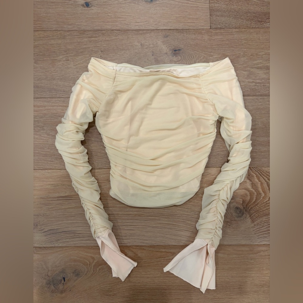 princess polly Elegant Cream Off-Shoulder Ruched Top size 2